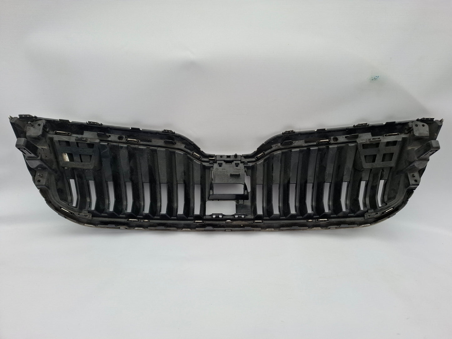SKODA SUPERB B8 2016-2022 GENUINE FRONT BUMPER UPPER RADIATOR GRILL 3V0853653G