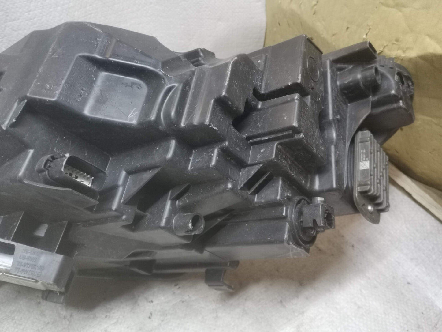 Ford Kuga 2020-22 Right drivers side headlight Headlamp LV4B-13E014-BG fomo16