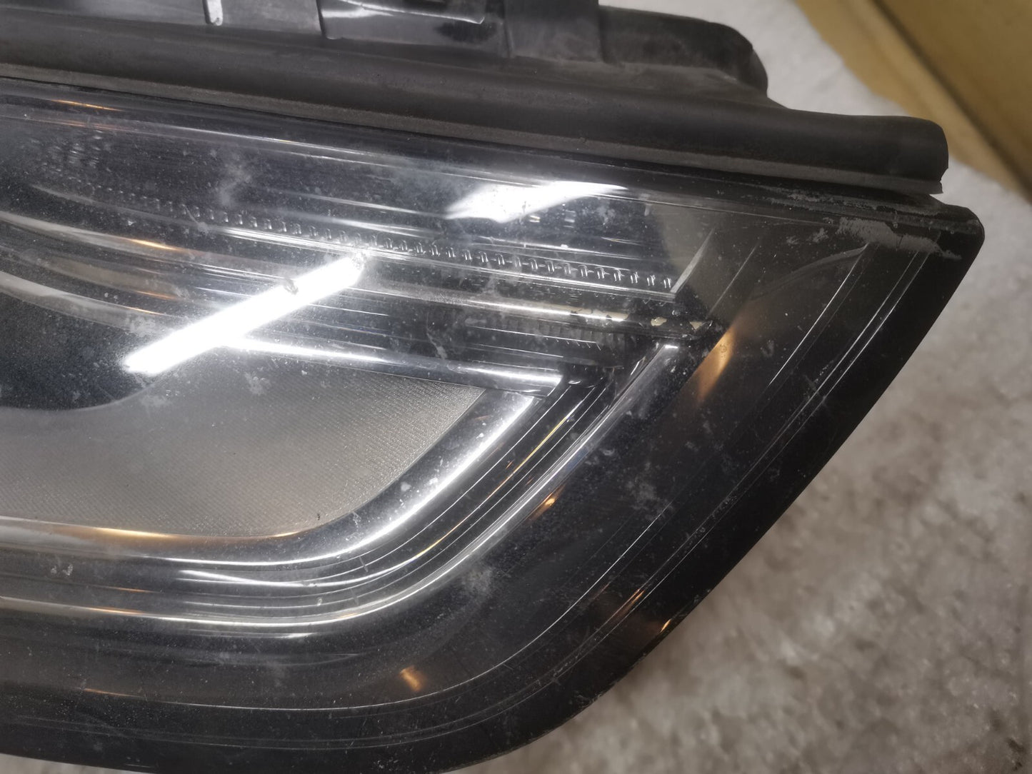 AUDI A4 B8.5 XENON HEADLIGHT FRONT RIGHT DRIVER SIDE 2012 8K0941006A