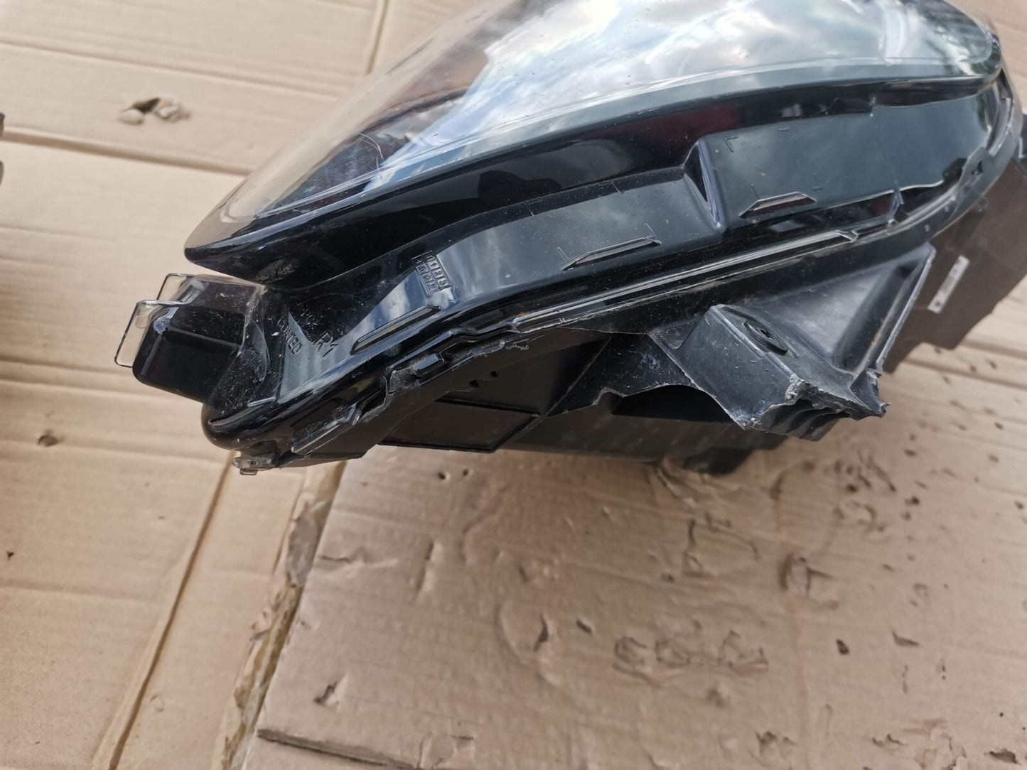 FORD PUMA 2019-ONWARDS ST LINE RIGHT SIDE LED HEADLIGHT L1TB-13E014-FH FOMO12