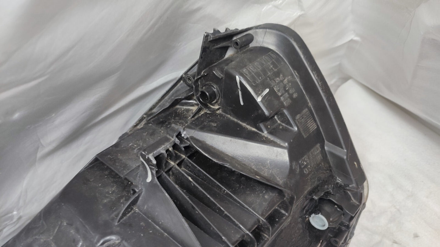 RENAULT CAPTUR GT LINE 2019 PASSENGERSIDE N/S LED HEADLIGHT 260604198R ren45