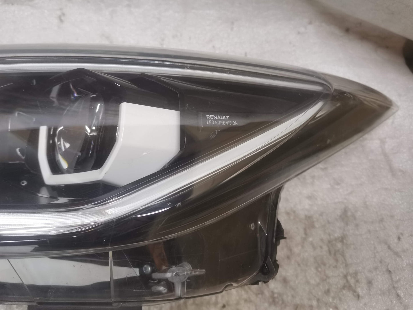 RENAULT ZOE HEADLAMP (LEFT) 26060 9558r ren17