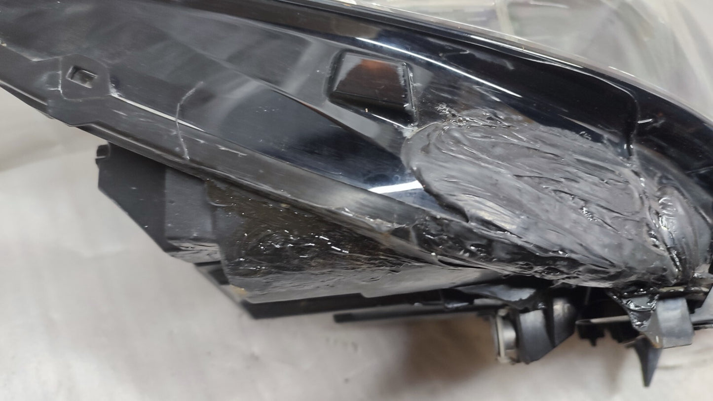 BMW 1 SEIRES F40 O/S RIGHT LED HEADLIGHT 2019 - ON GENUINE BMW 5A1E058 bm89
