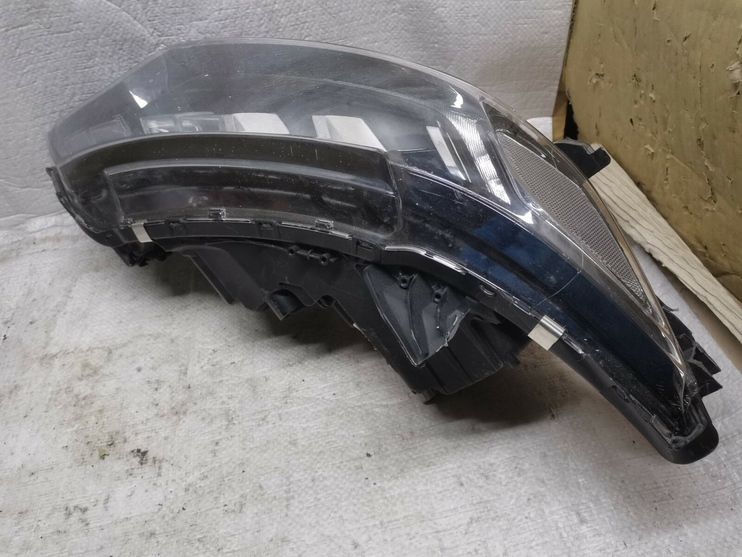 MITSUBISHI OUTLANDER Xenon LED HEADLIGHT Right Side OSF ECM92122E20 2018 miou2