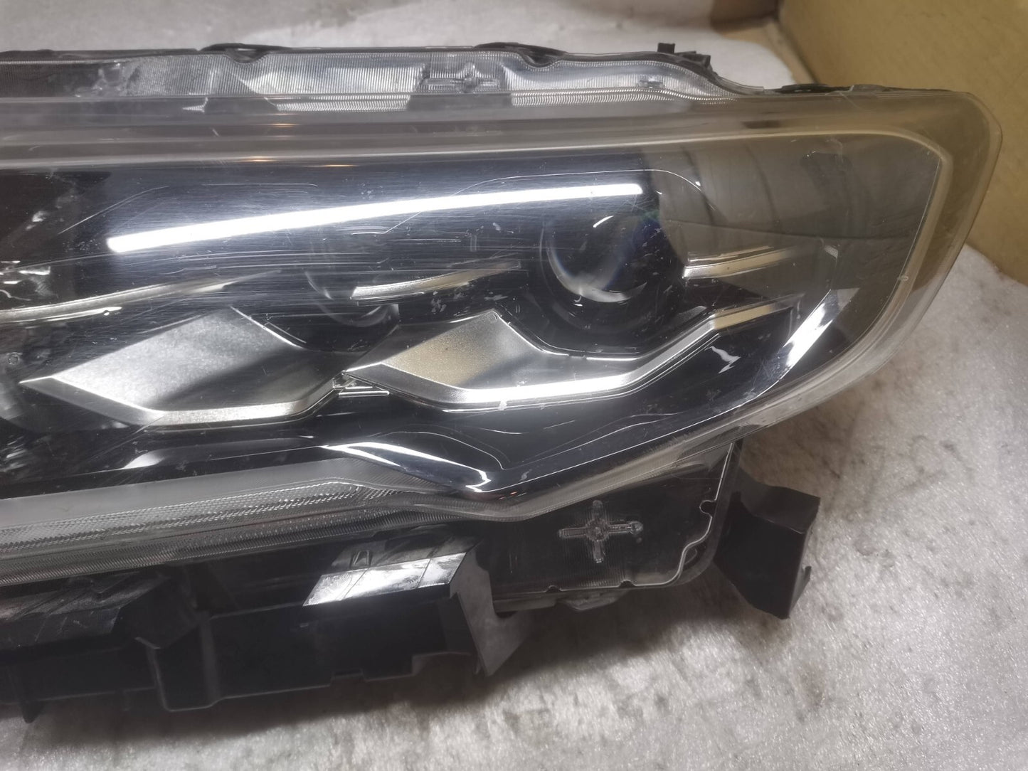 Nissan X Trail 18-on Full LED Headlight Passenger Side Genuine Oem nixt23