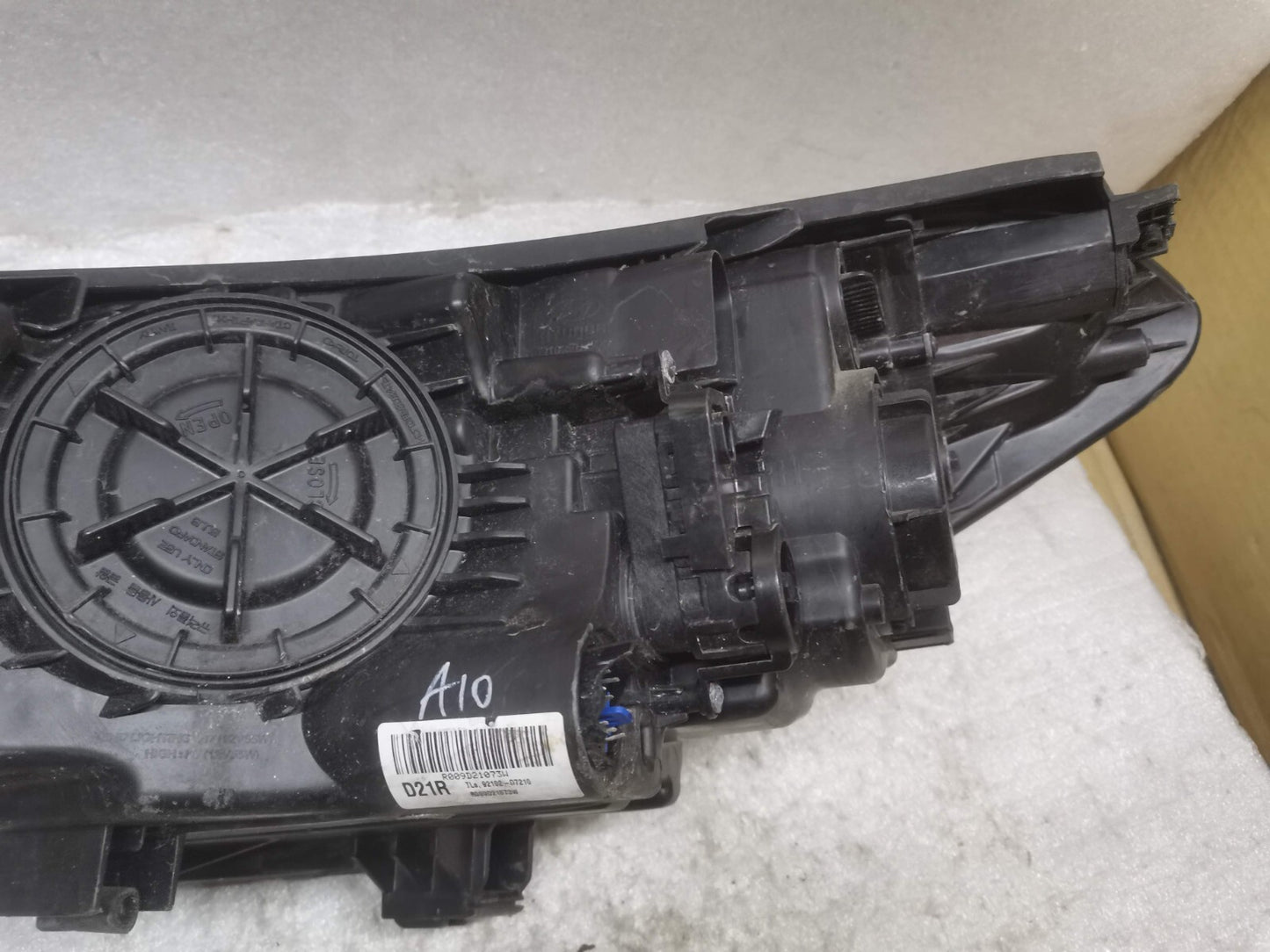 HYUNDAI TUCSON TL MK3 '15-18 RIGHT DRIVER SIDE HEADLIGHT hytu3