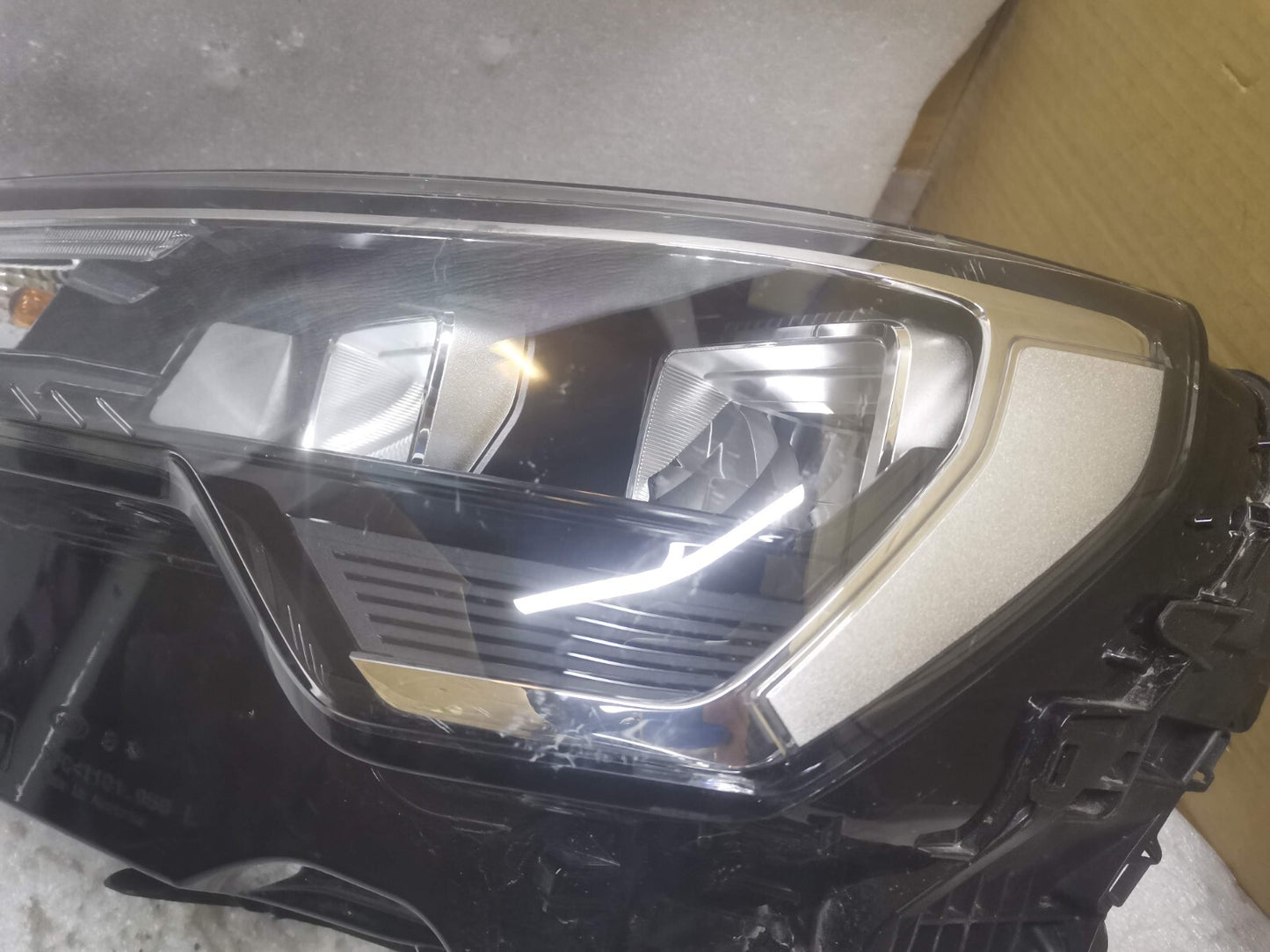 AUDI Q3 FRONT LEFT HEADLIGHT RHD LED 83A941011A 2018-2023 auq3144