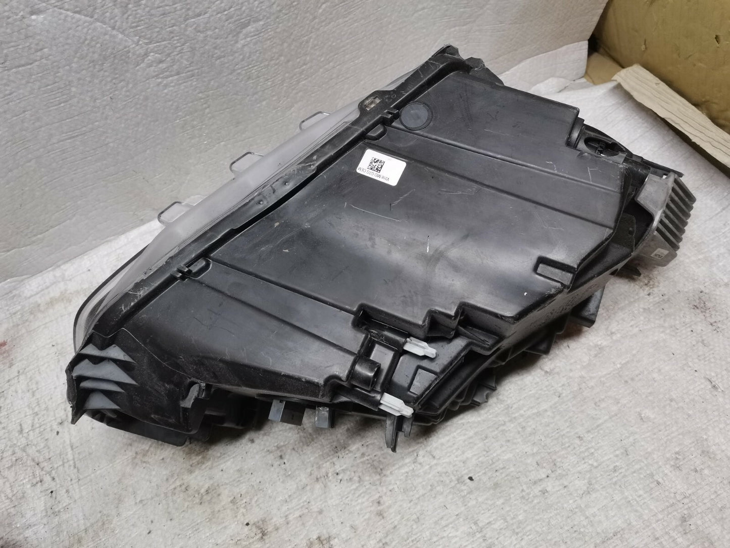 VOLVO XC40 HEADLAMP HEADLIGHT LEFT FRONT LED MID RHD 32133579 VO4017