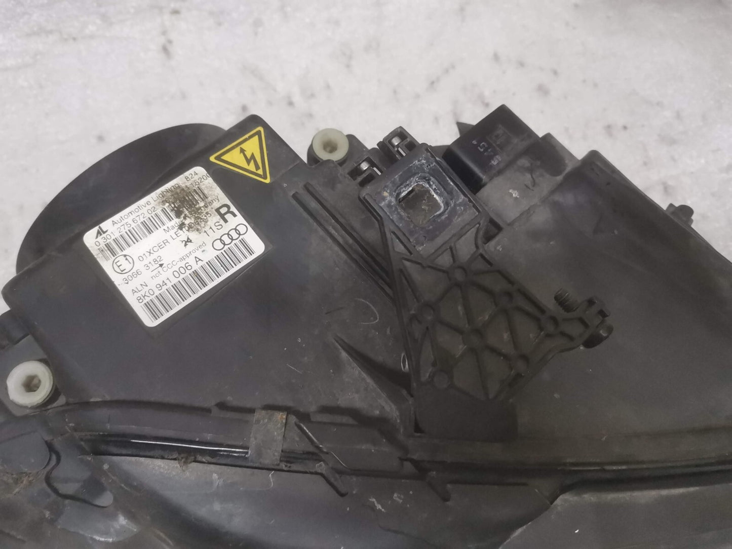 AUDI A4 B8.5 XENON HEADLIGHT FRONT RIGHT DRIVER SIDE 2012 8K0941006A