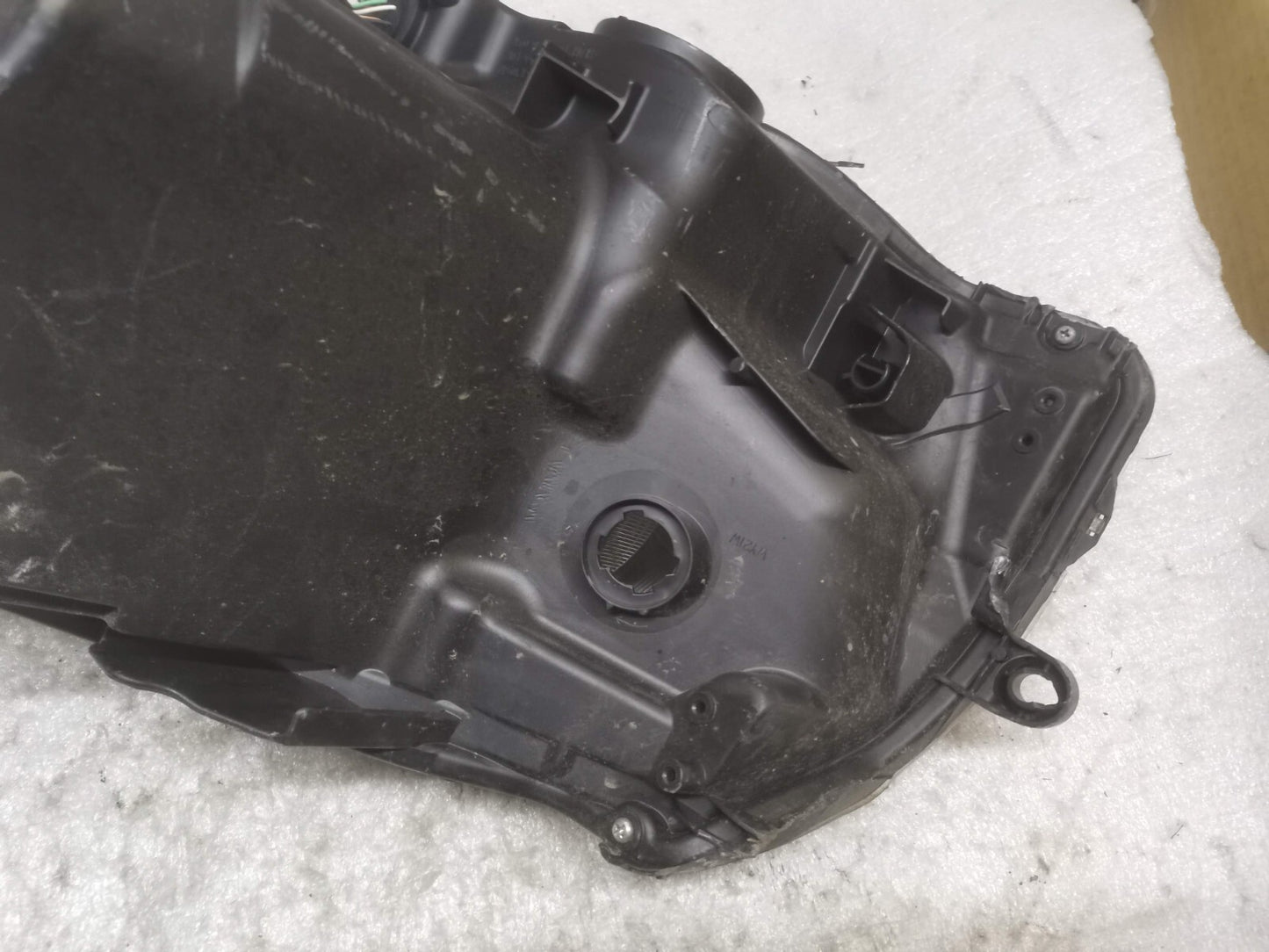 SUZUKI IGNIS FRONT RIGHT HEADLAMP suig18