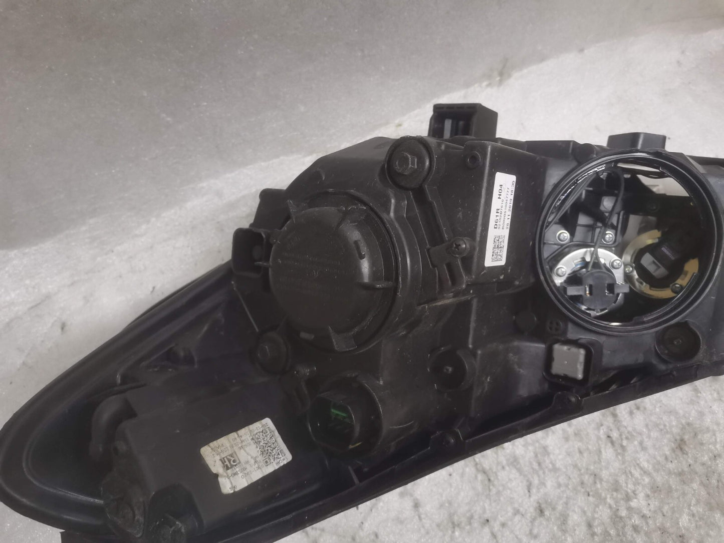 Hyundai Tucson 2018 Front Right Driver side Headlight D792111A20 hytu4