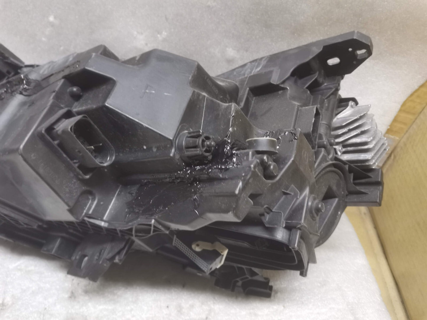 MERCEDES BENZ GLA FRONT RIGHT LED HEADLIGHT GENUINE 17-20 A1569067200 M62