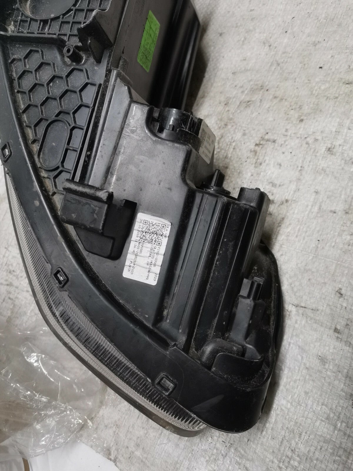 Kia Sportage 16-21 n/S passenger Halogen Headlight Lamp 92102-F1040 kisp3