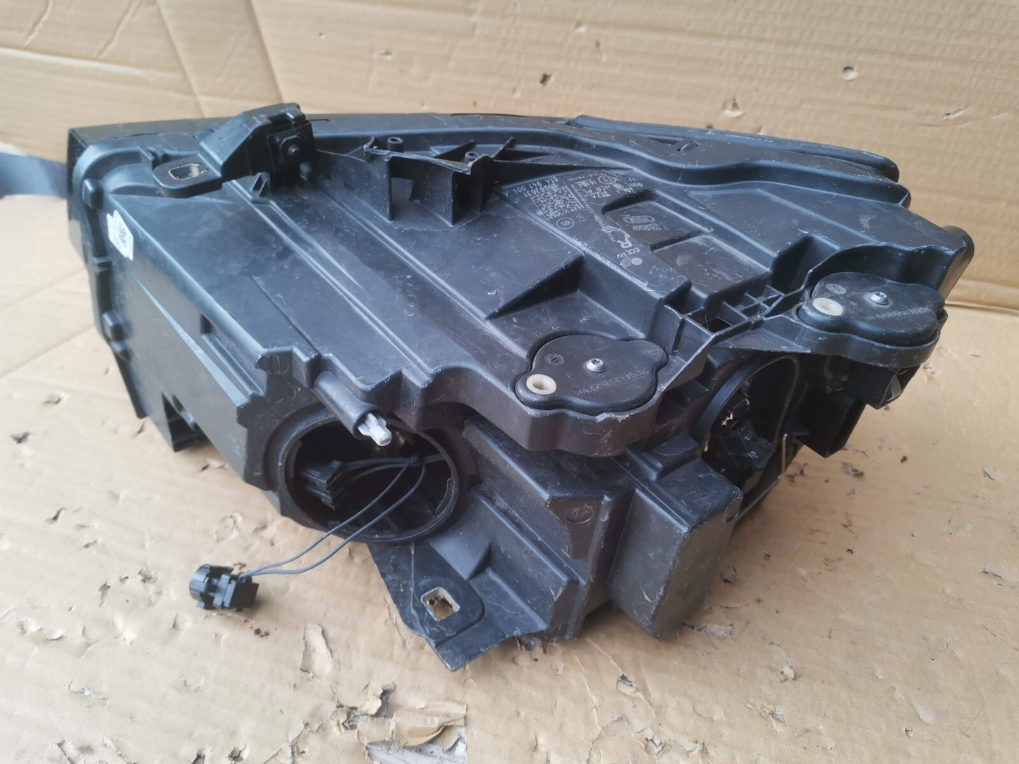 AUDI Q2 RIGHT HALOGEN HEADLIGHT 2017-2021 81A941004A au100
