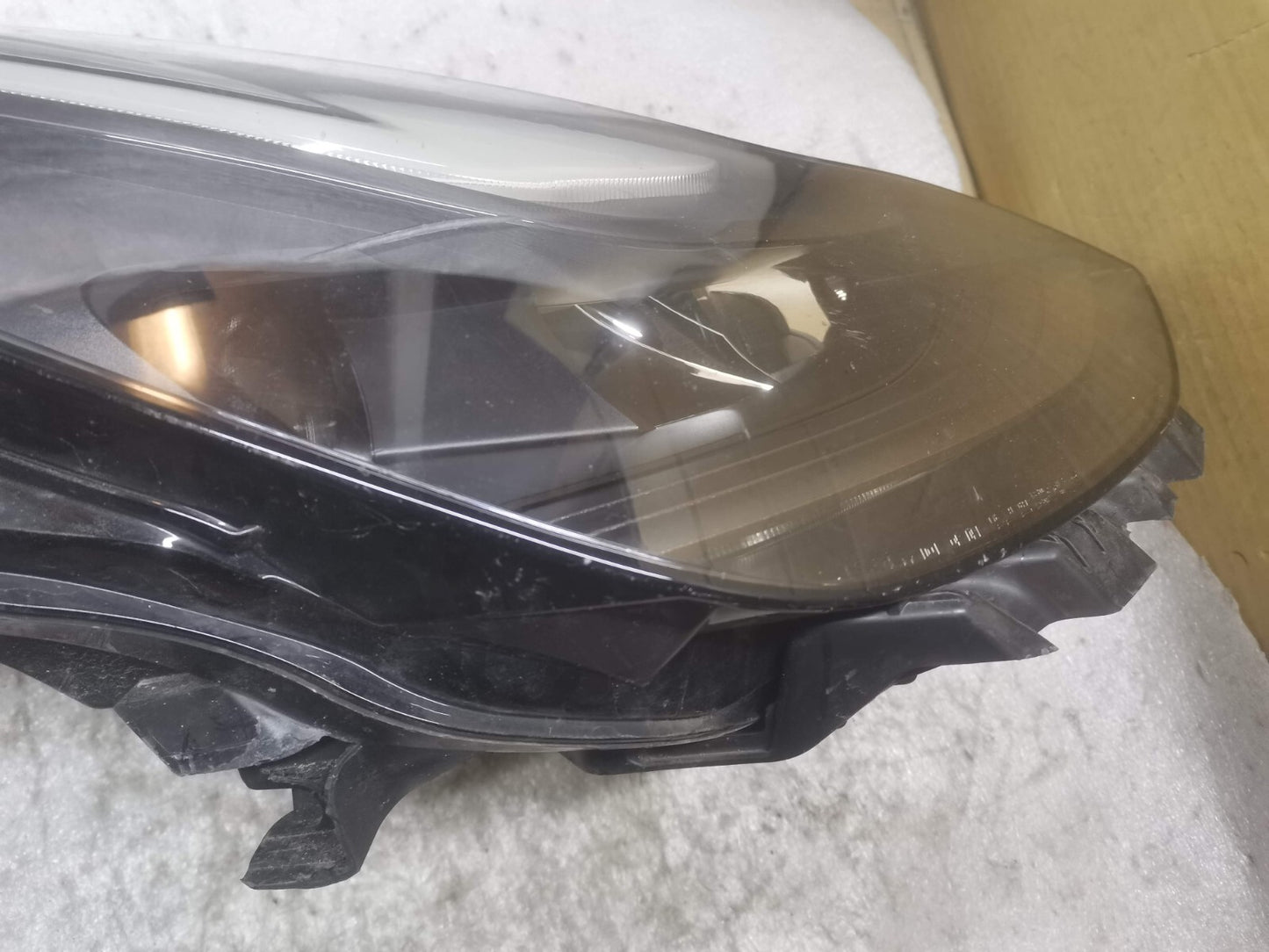 TESLA MODEL 3 2021 ONWARDS RIGHT HEADLIGHT 1514953-00-D te3