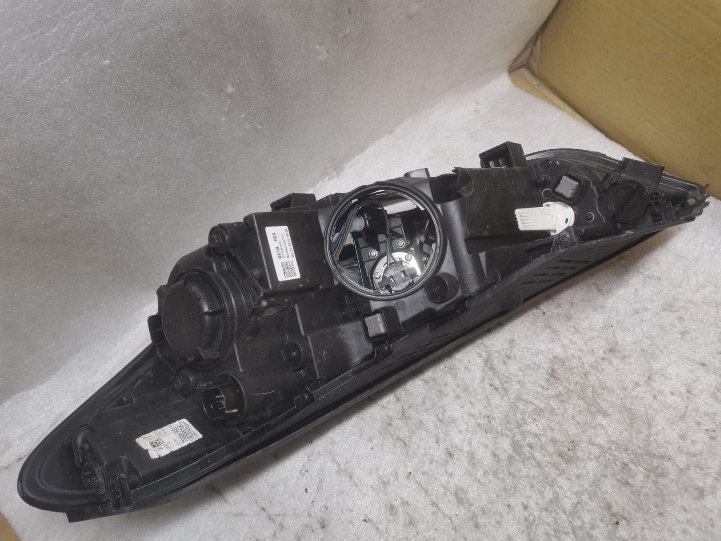 Hyundai Tucson 2018 Front Right Driver side Headlight D792111A20 hytu4
