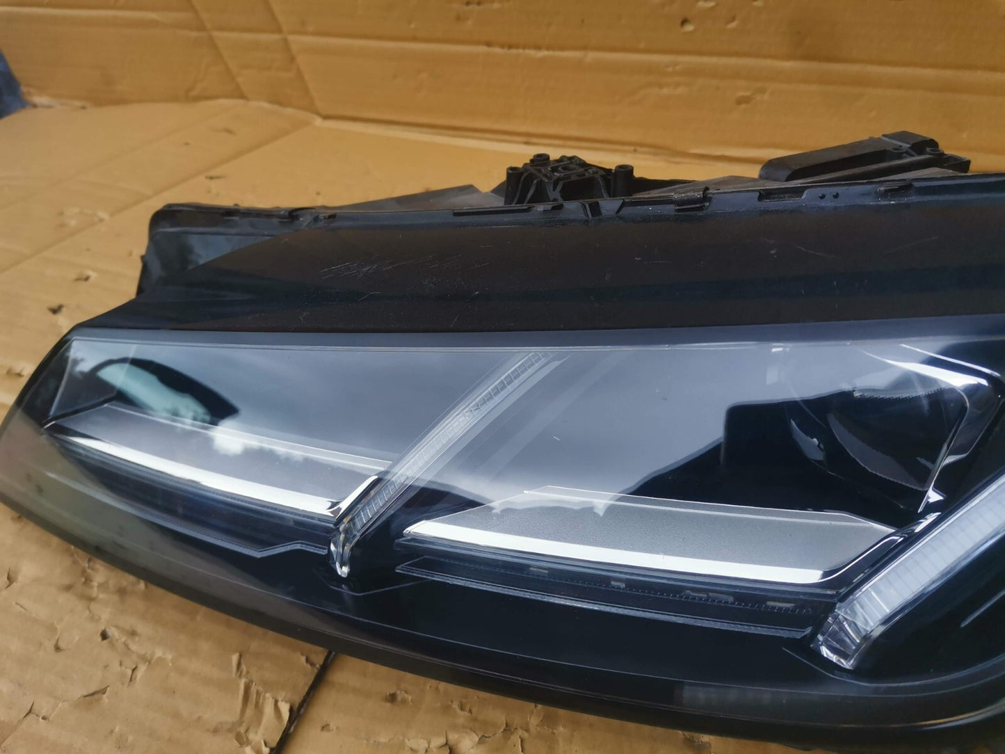Audi TT TTS 8S MK3 Left Passenger Side LED Headlight 2016-2019 8S0941033A autt10