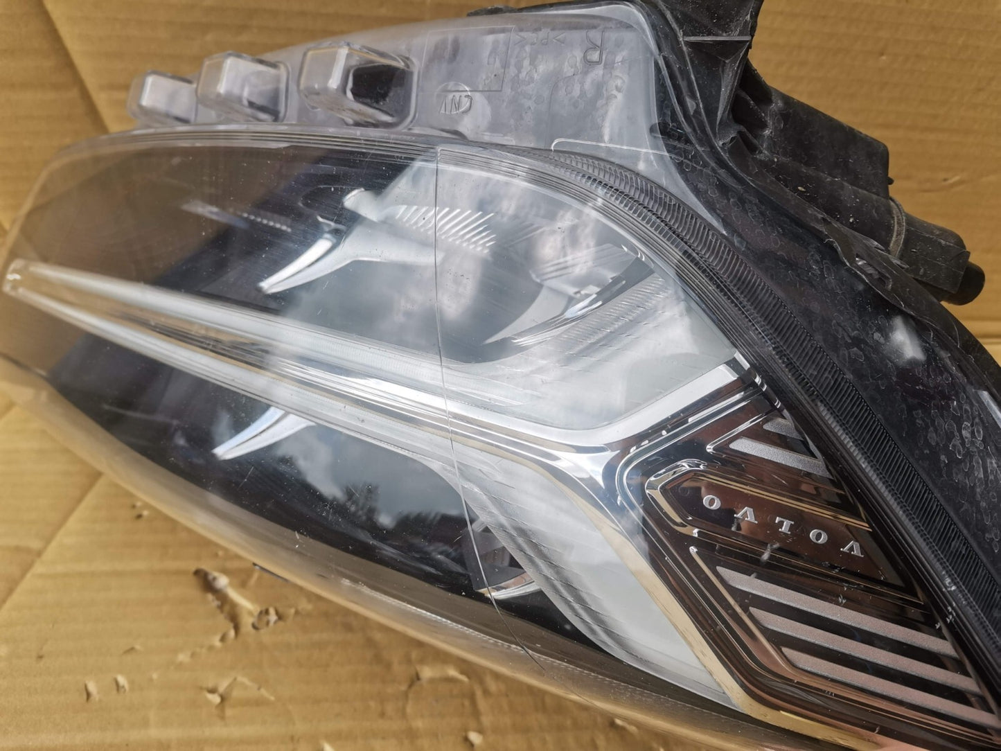VOLVO XC40 O/S DRIVERS SIDE HEADLIGHT 2018-21 LED HEADLIGHT 31446787 vo4032