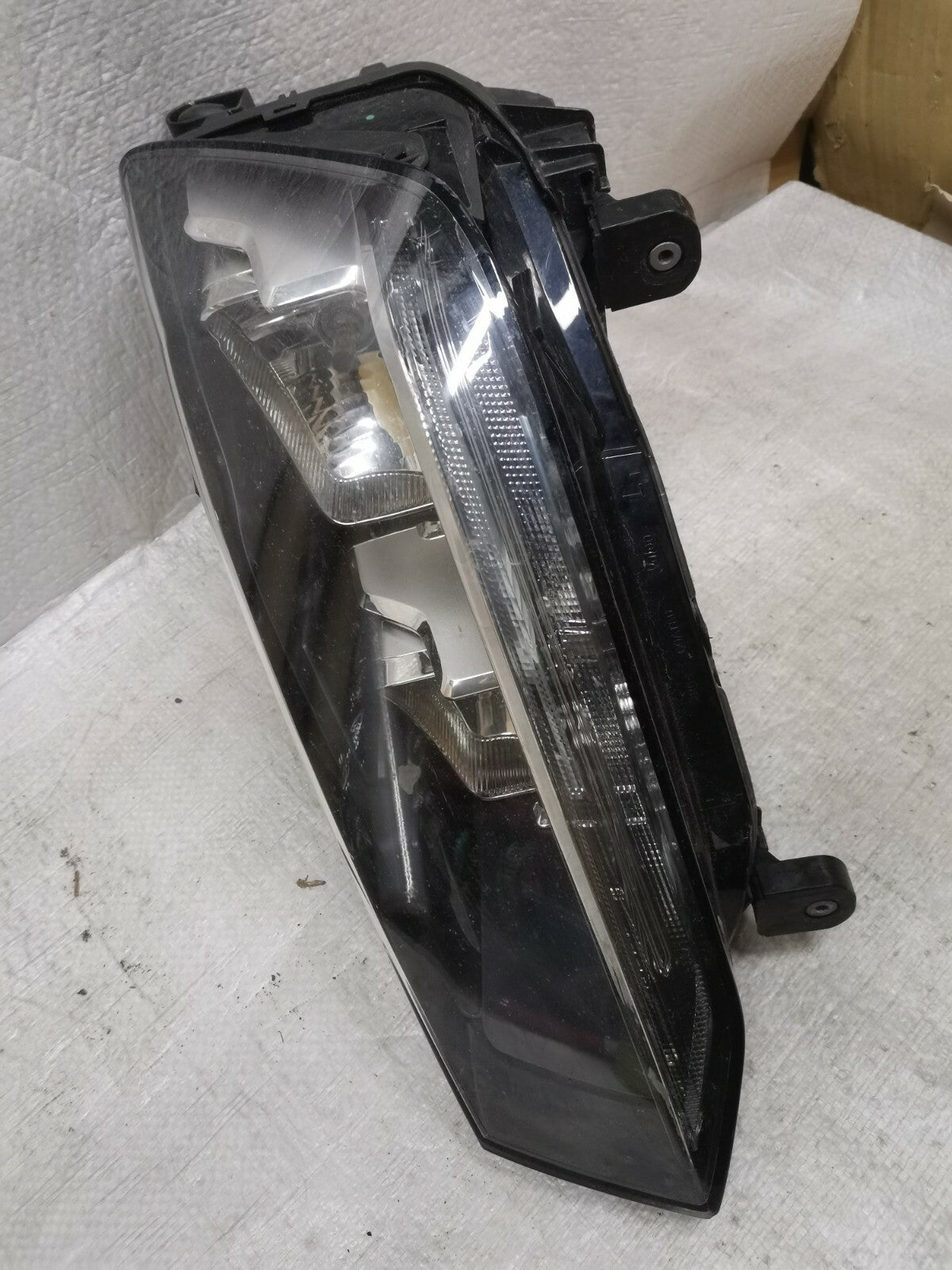 AUDI Q2 2016-2020 HALOGEN WITH DRL LED HEADLIGHT PASSENGER 81A941003A auq279