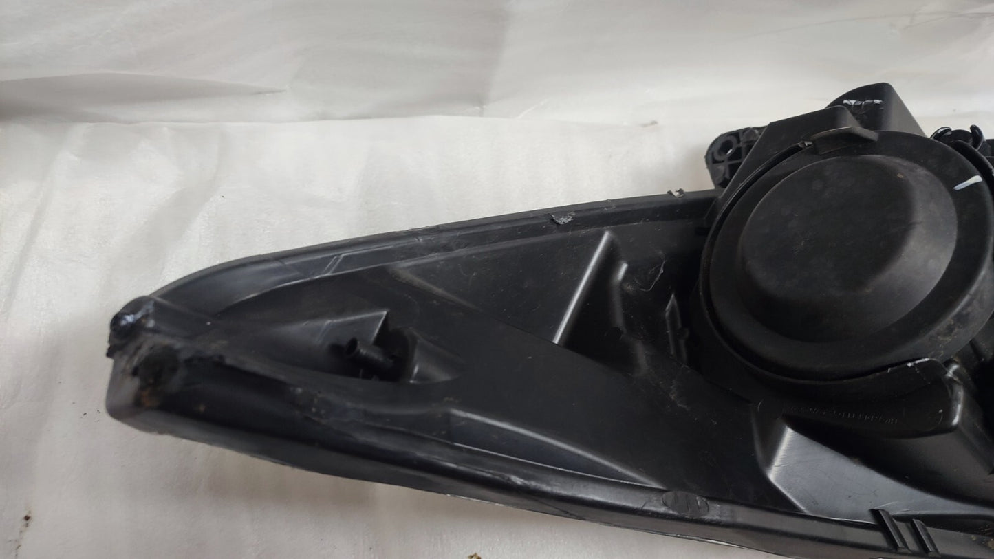 MG MG3 2018 - 2022 DRIVER RIGHT SIDE HEADLIGHT P/N 10713474 mg26