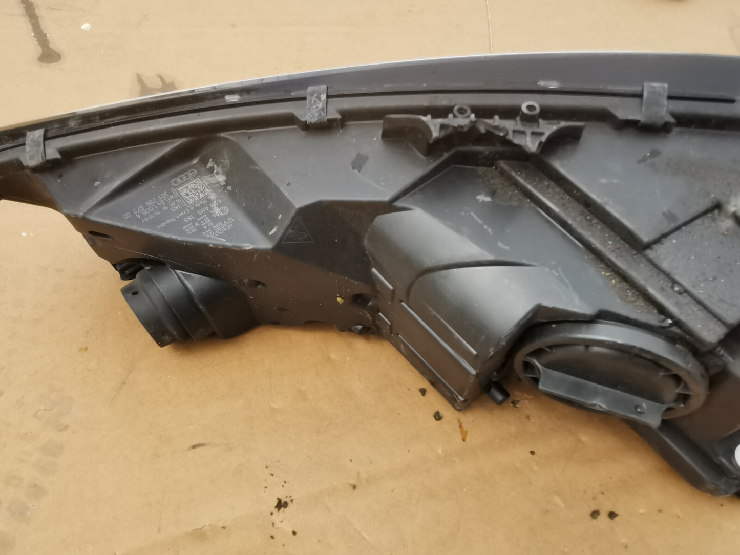 AUDI A4 B9 8W DRIVERS RIGHT SIDE HEADLIGHT 8W0941006A aua464