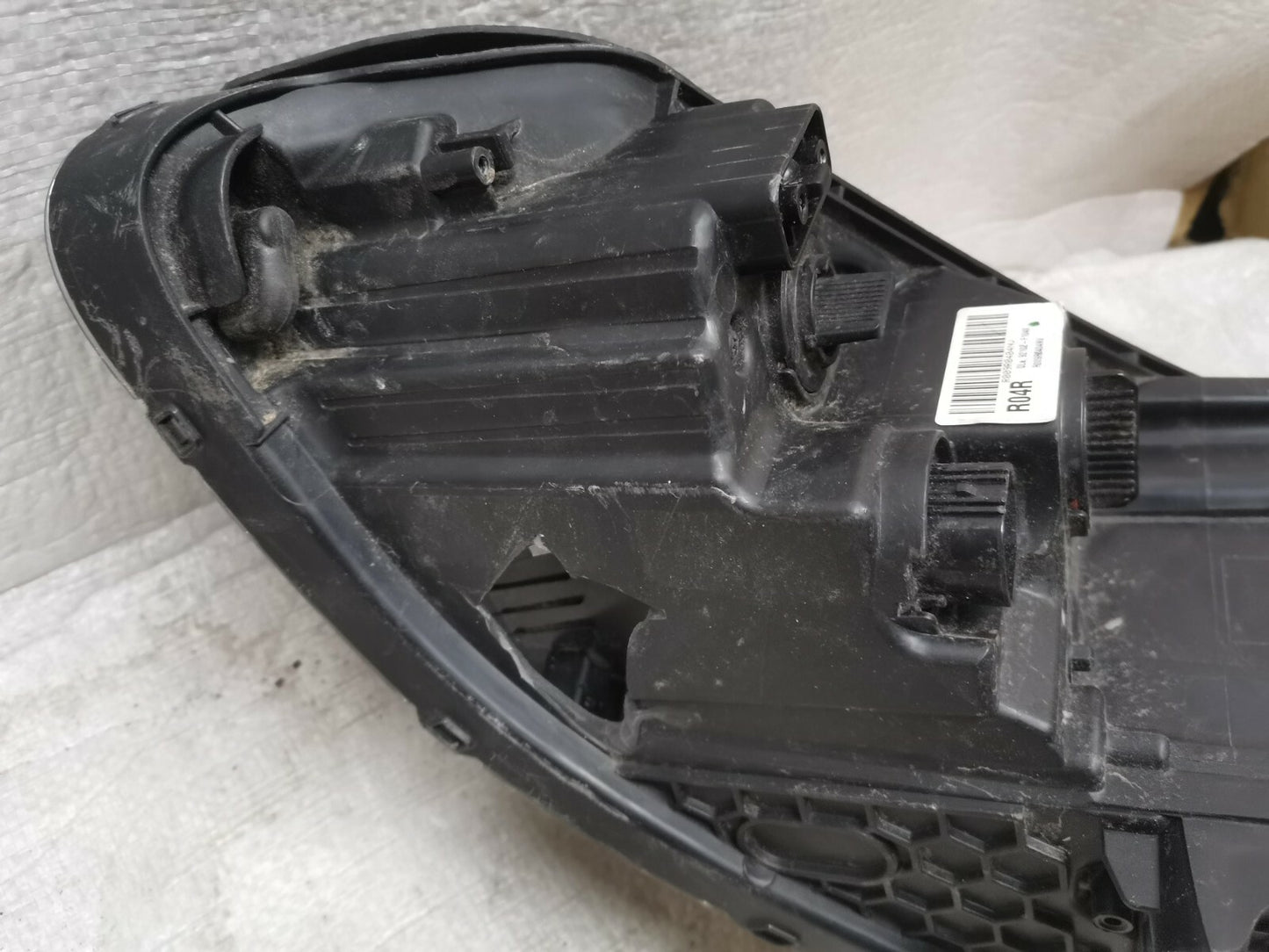 Kia Sportage 16-21 O/S Drivers Halogen Headlight Lamp 92102-F1040 kisp2