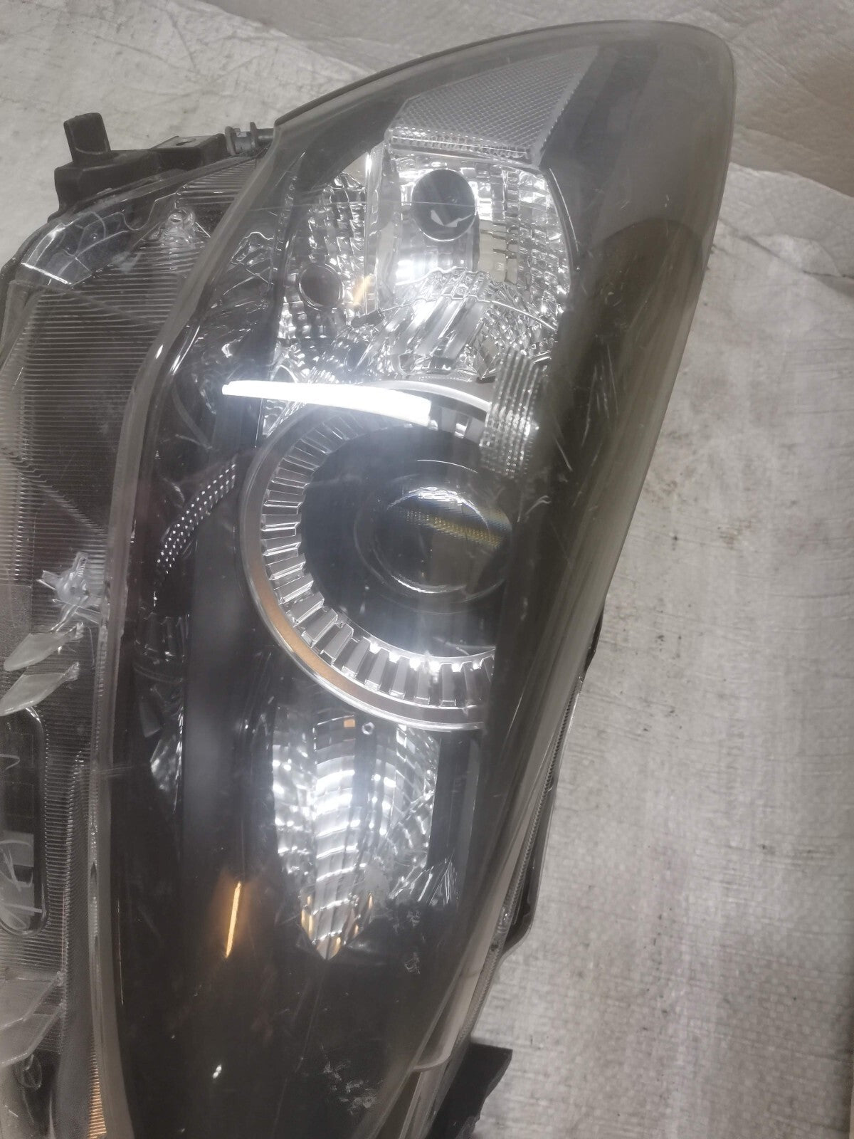 MAZDA 2 MK3 DJ 2019 - ON FRONT RIGHT DRIVER SIDE HEADLIGHT D43N-51030 ma29