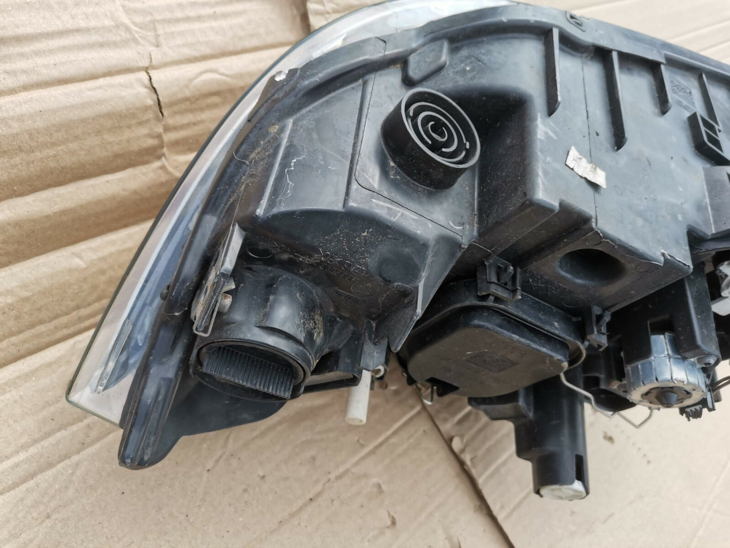 Bmw 3 Series e90 E91 Headlight Driver Side 89318941 7202576 BM9016