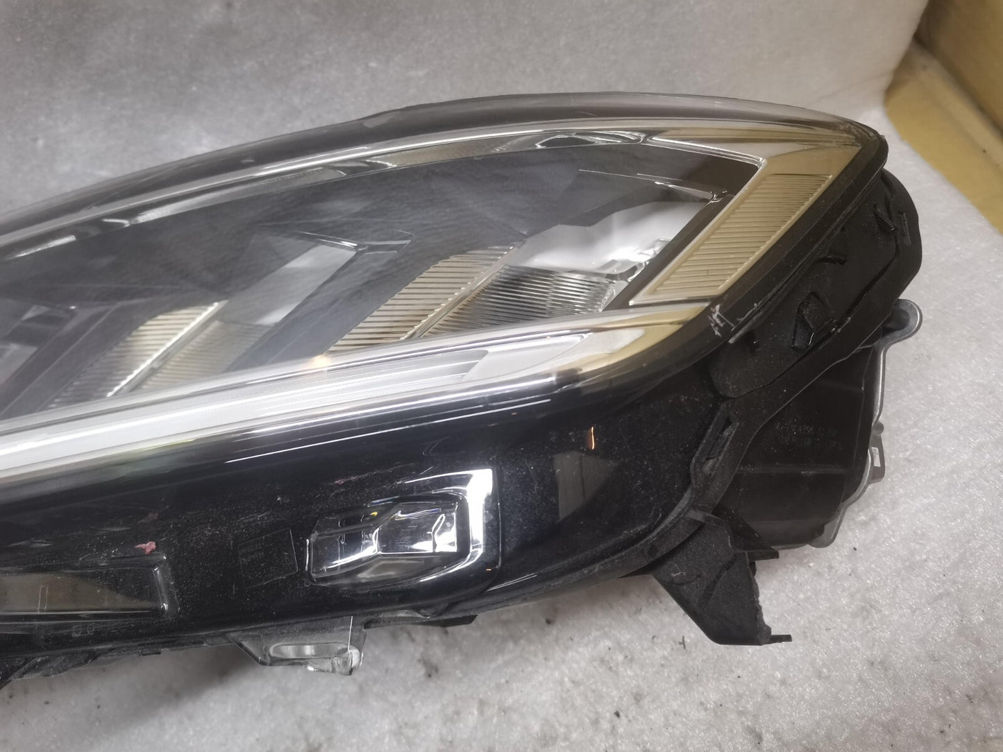 VW T-ROC PASSENGER LED HEADLIGHT NEARSIDE N/S 2GA941005G vwtr124