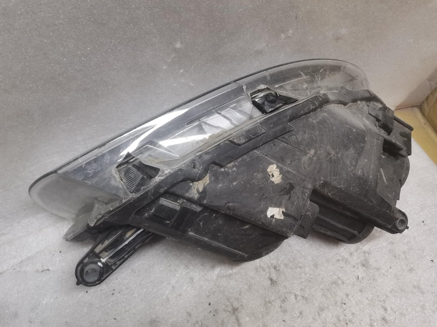 VOLKSWAGEN SCIROCCO HALOGEN HEADLIGHT FRONT LEFT PASSENGER 1K8941005R vw126