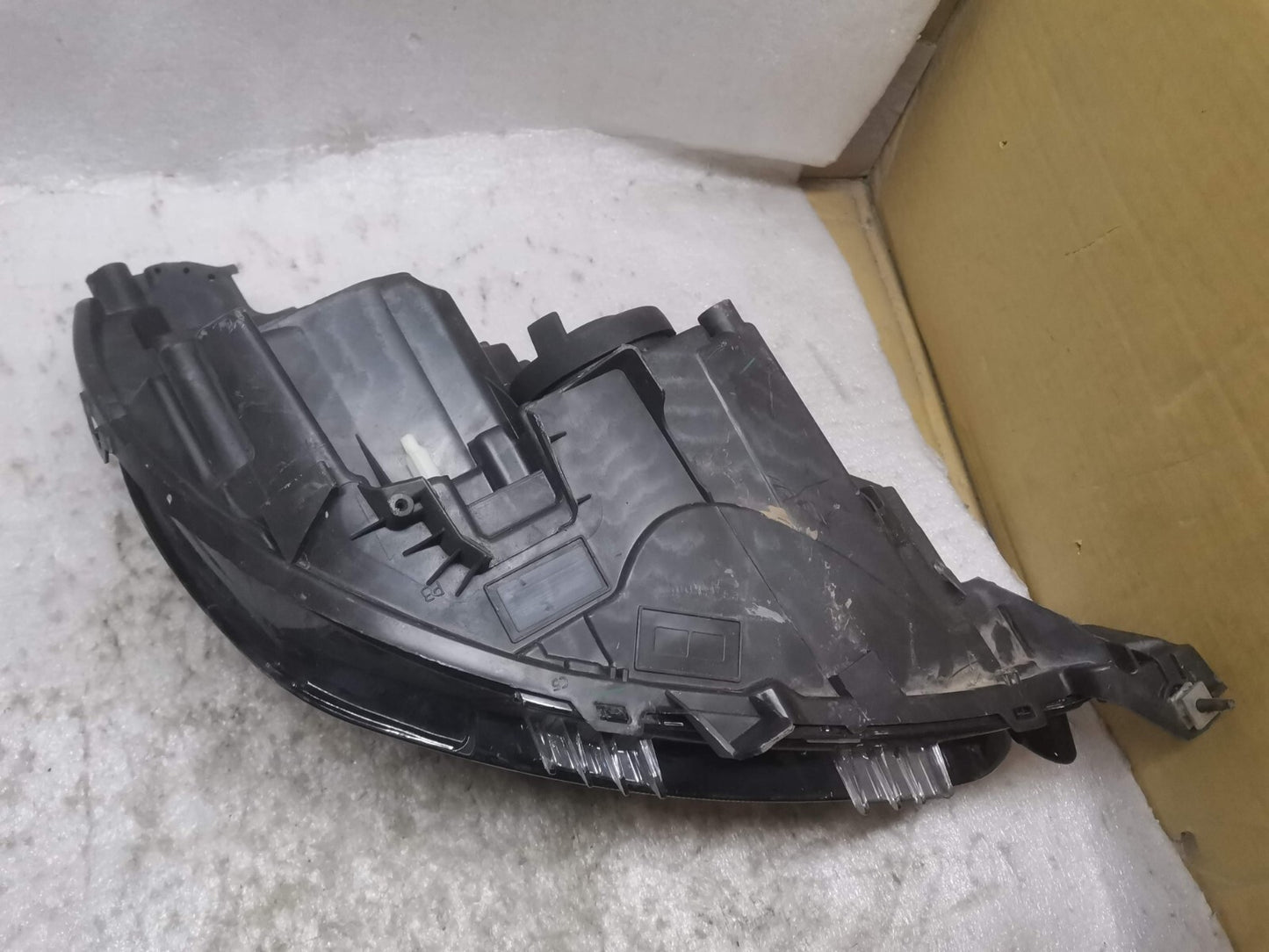 PEUGEOT 208 2008 2021 MK2 PASSENGER SIDE HEADLIGHT 9833036280 PSA54