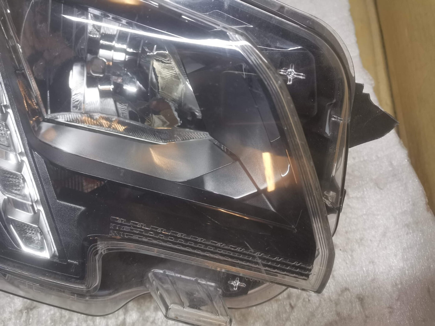 Peugeot Rifter 2019+ Headlight Headlamp RIGHT SIDE 9816826580 PSA53