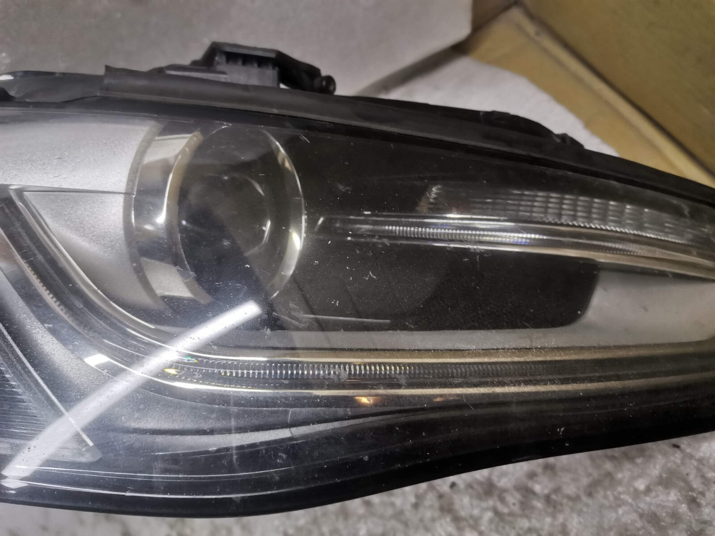 AUDI A4 B8.5 XENON HEADLIGHT FRONT RIGHT DRIVER SIDE 2012 8K0941006A