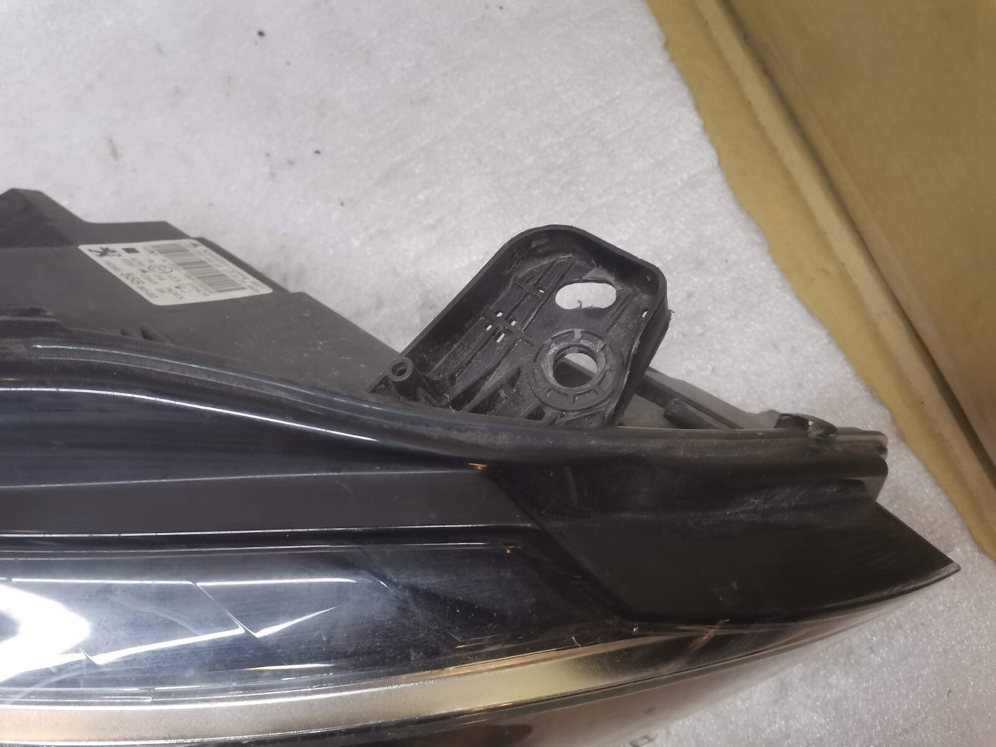 Peugeot 308 Right Side Headlight 2020 1628555580 psa35