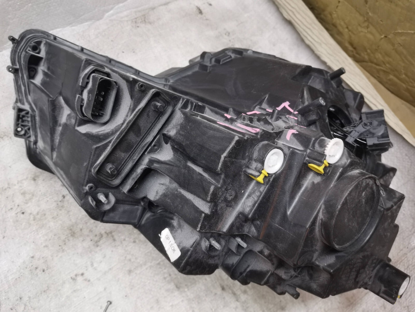 SKODA KAROQ Front Left Headlight 57C941015C skkq36