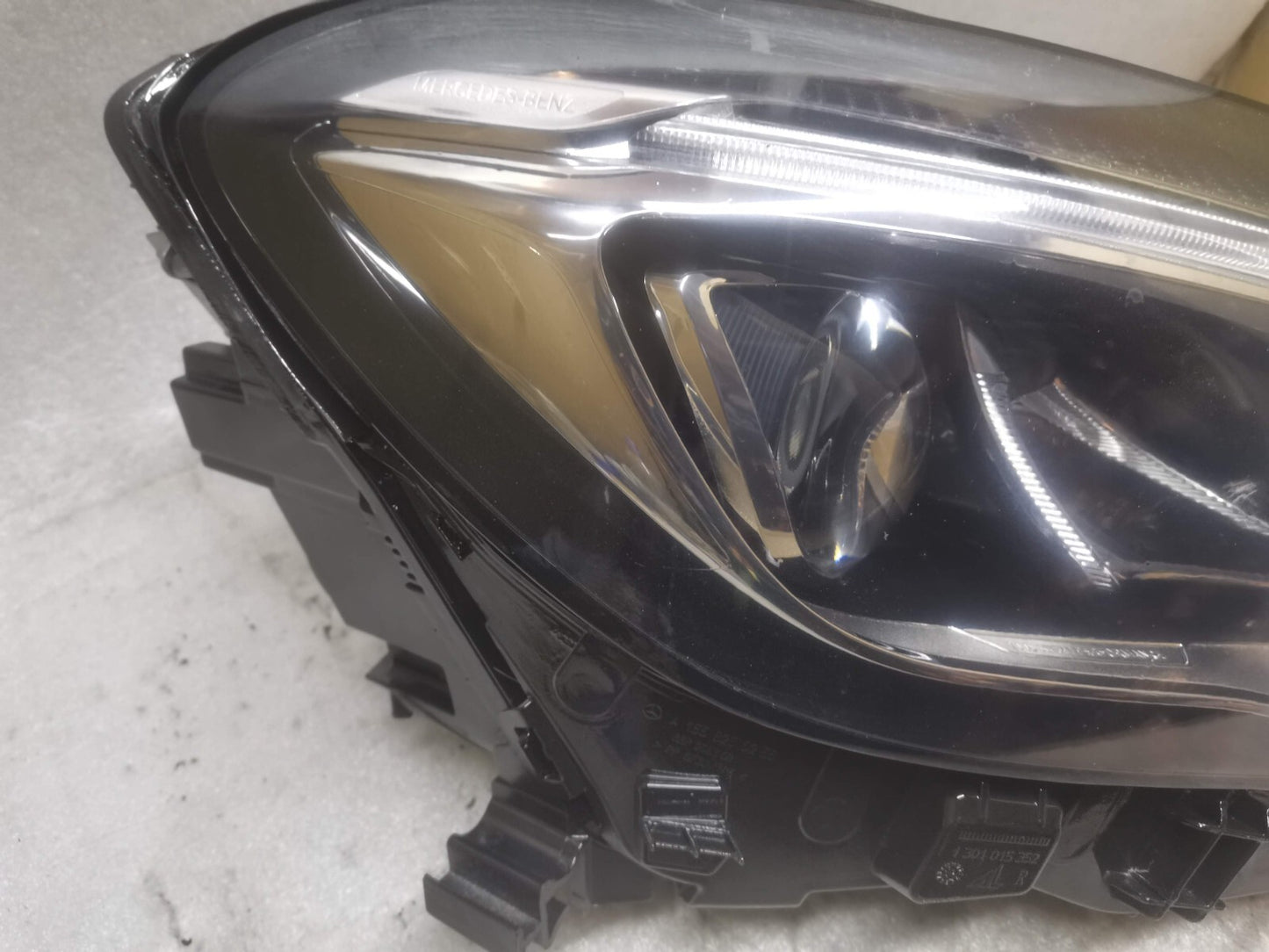 MERCEDES BENZ GLA FRONT RIGHT LED HEADLIGHT GENUINE 17-20 A1569067200 M62