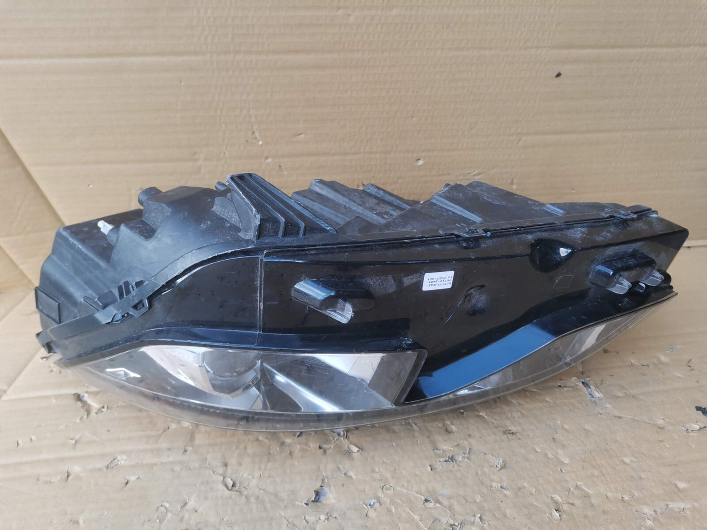 Peugeot 3008 2017-20 Left NEARSIDE headlamp Headlight 89909537 9810478780 psa22