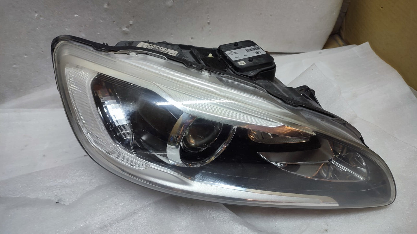 VOLVO S60 V60 XENON DRIVERS SIDE RIGHT HEADLIGHT LED O/S GENUINE 31420264 vo67