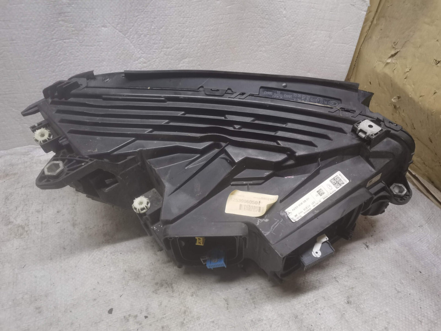 MERCEDES GLC PASSENGER PASSENGER INTELLIGENT LED HEADLIGHT A2539060501 m25332