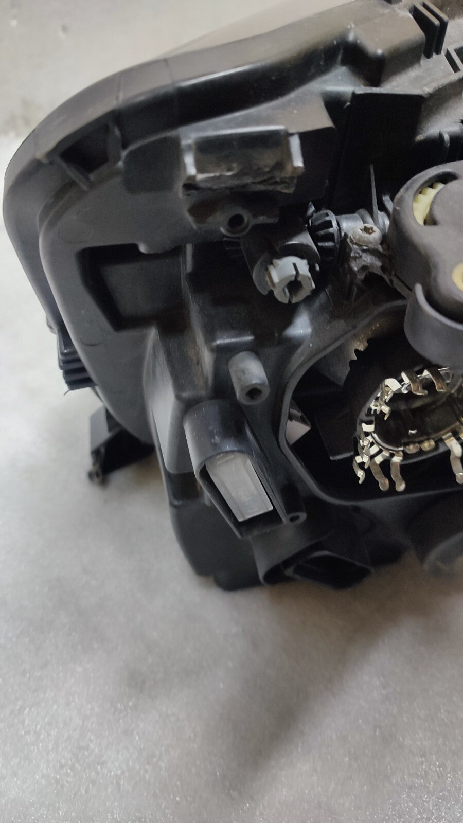 VOLKSWAGEN AMAROK GENUINE LEFT LED XENON HEADLIGHT 2017-2022 2H4941031B vwam119