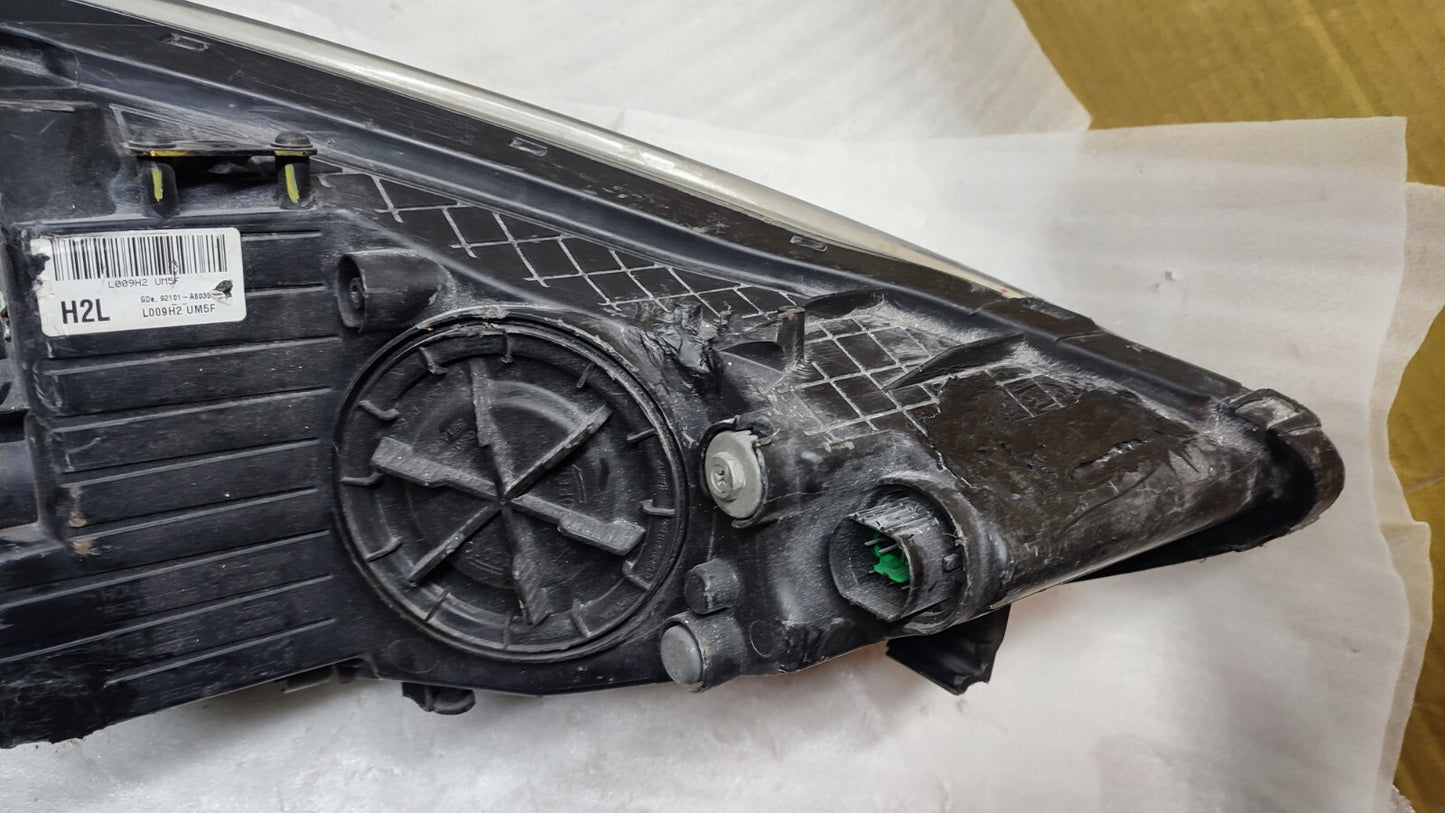 HYUNDAI I30 HEADLIGHT FRONT LEFT PASSENGER SIDE 92101-A6030 MK2 2012 - 2017