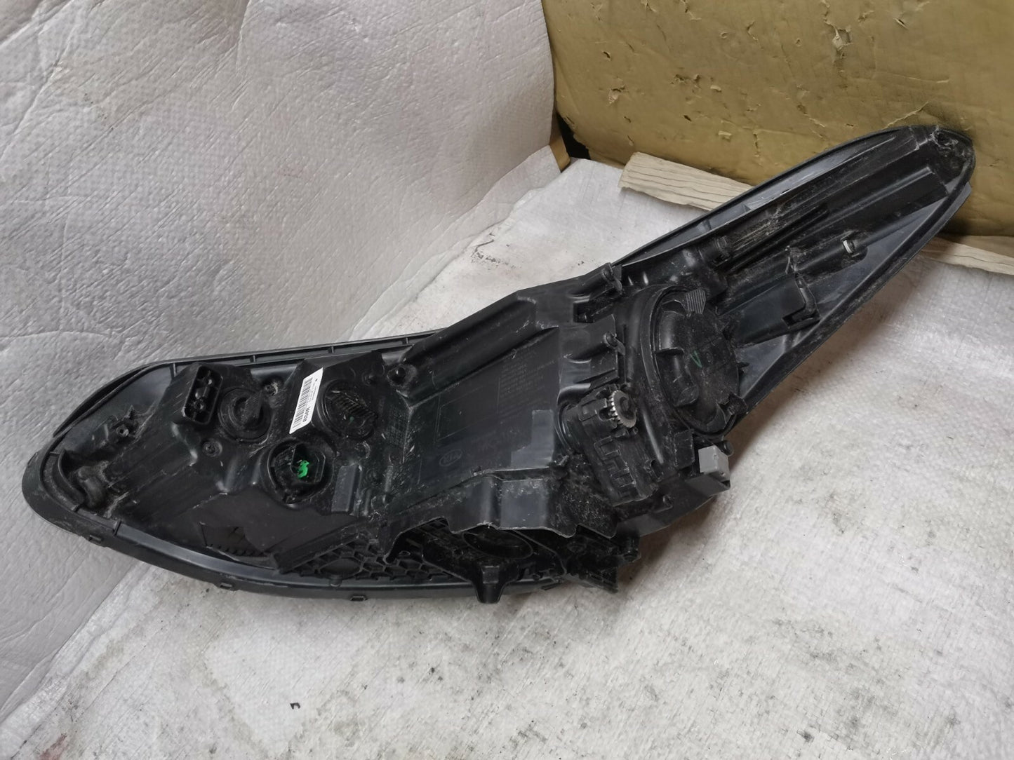 Kia Sportage 16-21 O/S Drivers Halogen Headlight Lamp 92102-F1040 kisp2