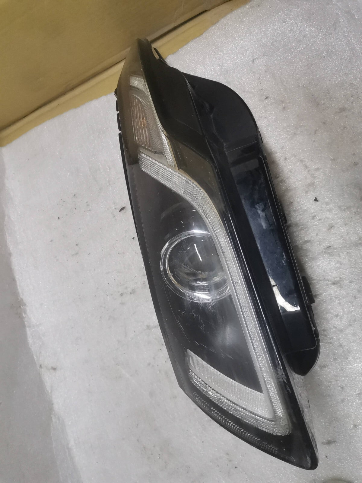 RANGE ROVER EVOQUE 2016 - 2019 FRONT PASSENGER XENON HEADLIGHT jlr32