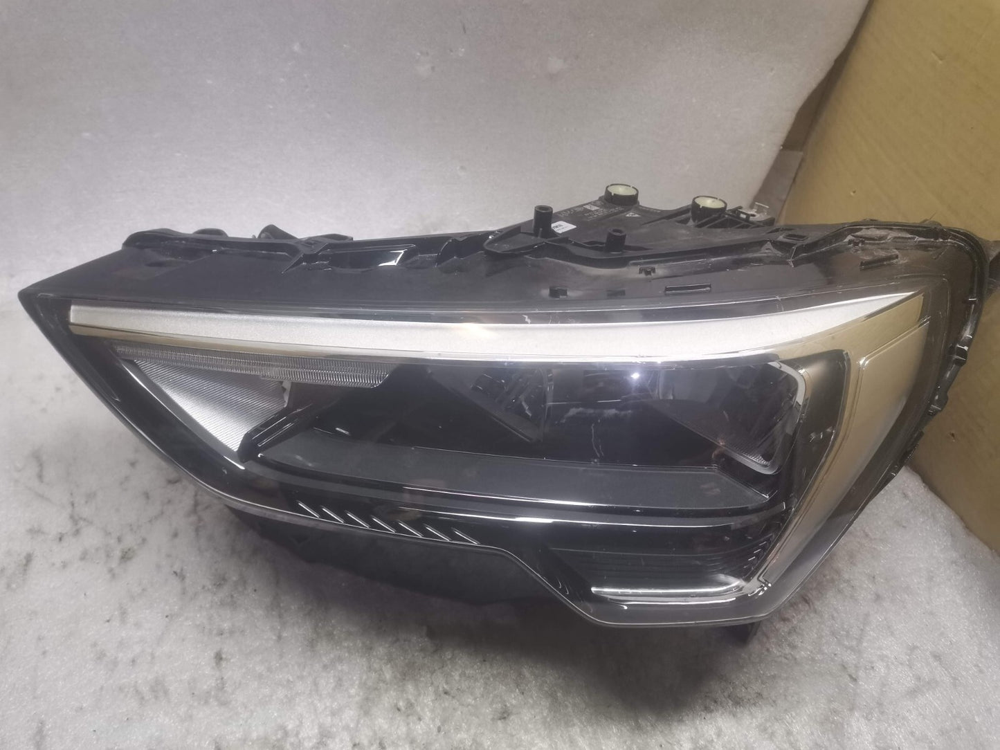 AUDI Q3 FRONT LEFT HEADLIGHT RHD LED 83A941011A 2018-2023 auq3144