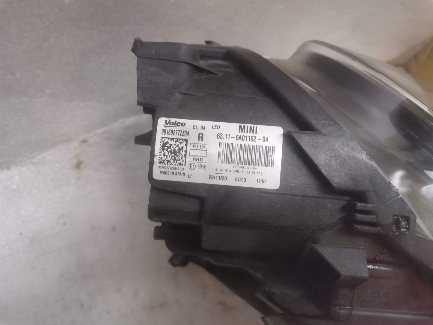 MINI ONE COOPER F55 F56 F57 LCI DRIVER SIDE HEADLIGHT 6311-5A01162-01 bm5666