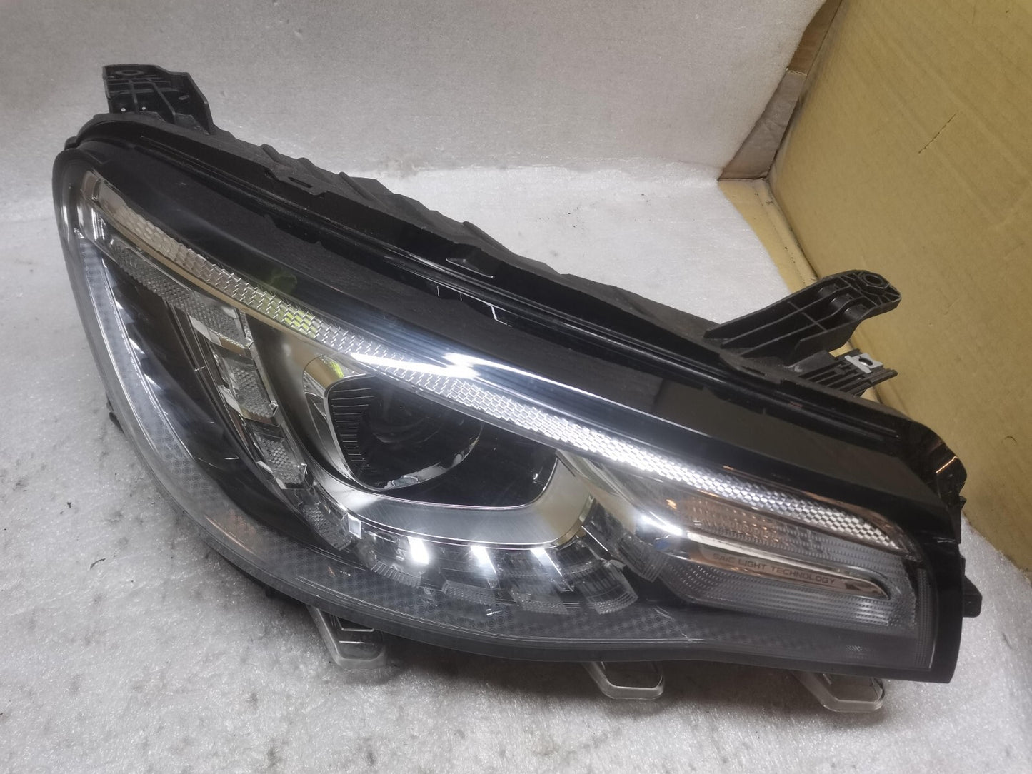 MG HS EXCITE 2020 FACELIFT FRONT RIGHT DRIVER SIDE HALOGEN LED DRL HEADLIGHT OEM