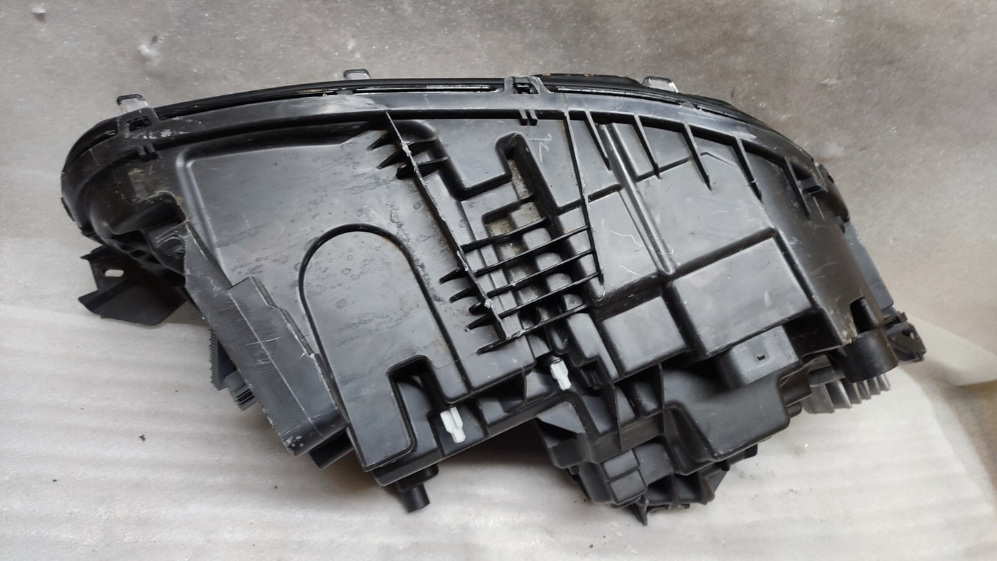VOLVO XC90 NEARSIDE LEFT HEADLIGHT GENUINE 32338962 vo9060