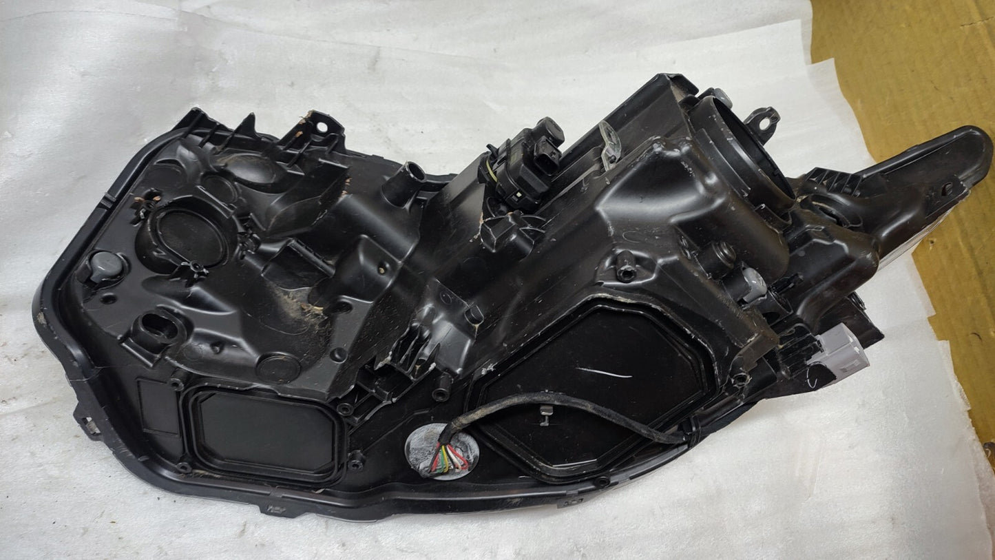 TOYOTA AURIS HEADLIGHT FRONT RIGHT OSF 81110-02K40 Auris Head Lamp HYBRID TO49