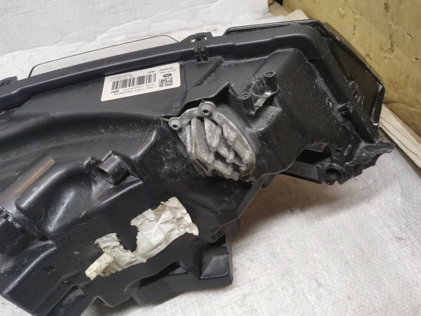 Land Rover Discovery L462 NS Nearside Passenger Front Headlight HY3213W030 jlr23