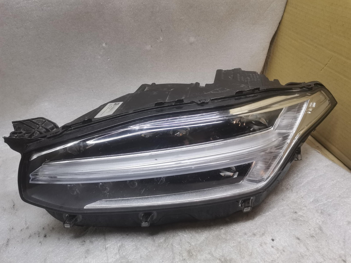 VOLVO XC90 MK2 LED HEADLIGHT LEFT PASSENGER 2018-2022 GENUINE 31655711 vo9041